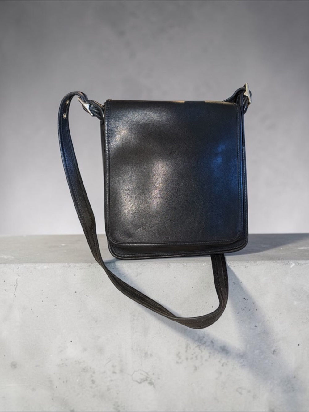 VINTAGE Coach Black Leather Crossbody Bag